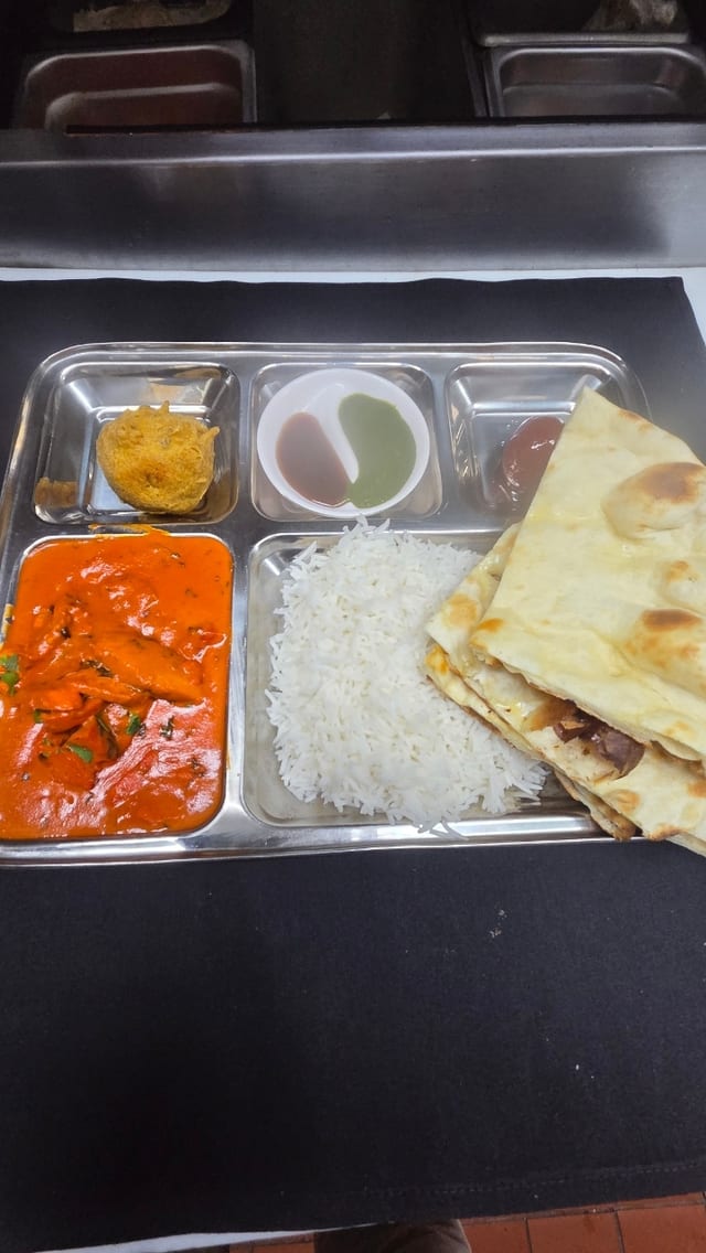Thaali/ Butter Chicken.