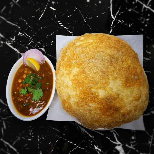 Chole Bhatura (V, J, ).