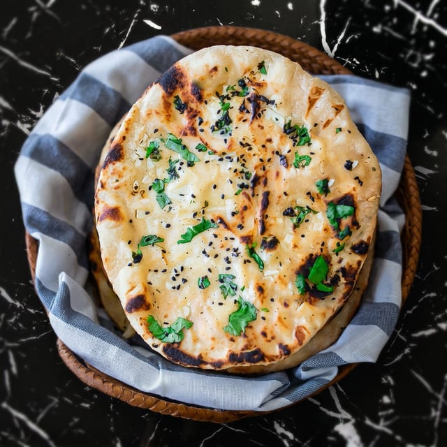 Garlic Tandoori Roti (V).