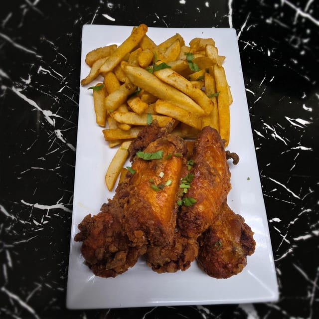 Fried Wings 6pcs & Fries.